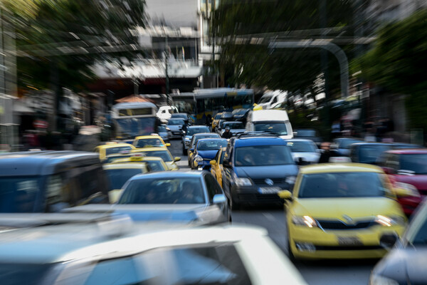 Αυξημένη και σήμερα η κίνηση στους δρόμους της Αθήνας - Στο «κόκκινο» ο Κηφισός λόγω καραμπόλας