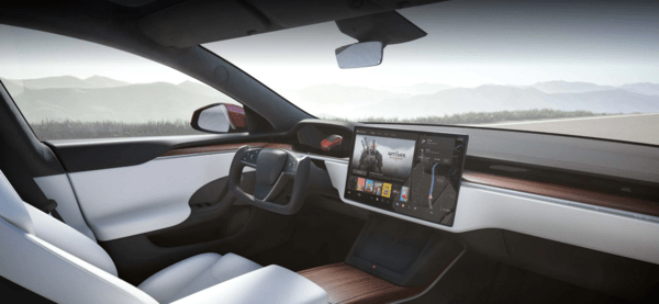 Έρευνα στις ΗΠΑ για το αν οι οδηγοί Tesla μπορούν να παίζουν video game ενώ οδηγούν