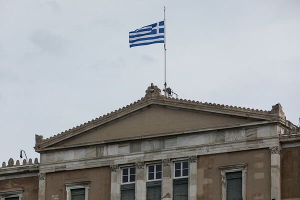 Κάρολος Παπούλιας: Με τιμές αρχηγού κράτους η κηδεία του την Τετάρτη