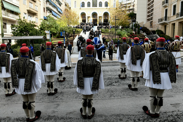 Κάρολος Παπούλιας: Το «τελευταίο αντίο» στον πρώην Πρόεδρο της Δημοκρατίας