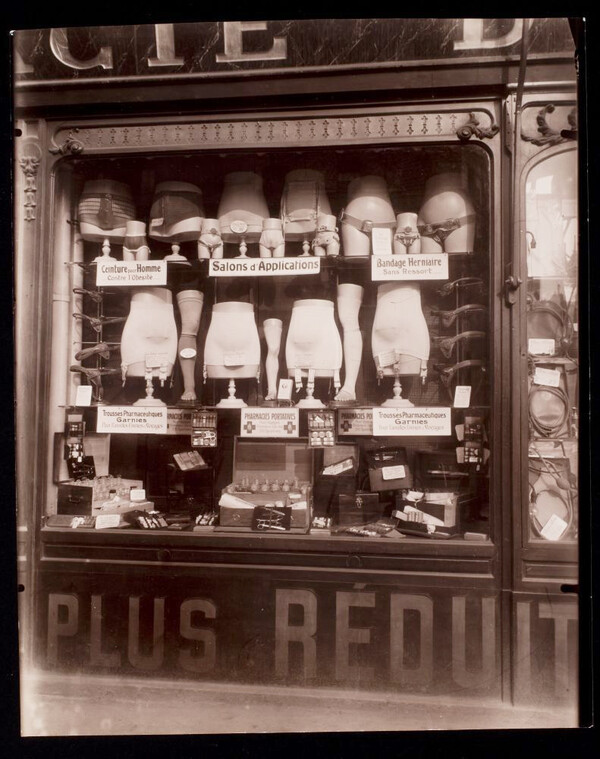 Atget - Στάβερης. Από διαφορετικές αφετηρίες.