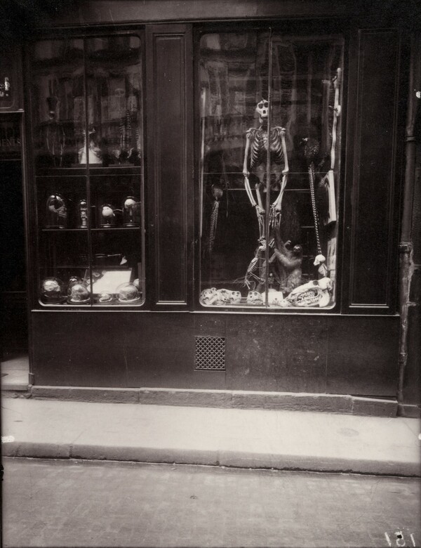 Atget - Στάβερης. Από διαφορετικές αφετηρίες.