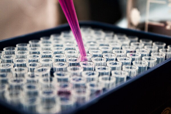 Pfizer και BioNTech θα αναπτύξουν εμβόλιο για τον έρπητα ζωστήρα