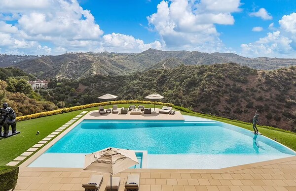 Adele Buys Sylvester Stallone’s Mediterranean-Style Beverly Hills Mansion for Million