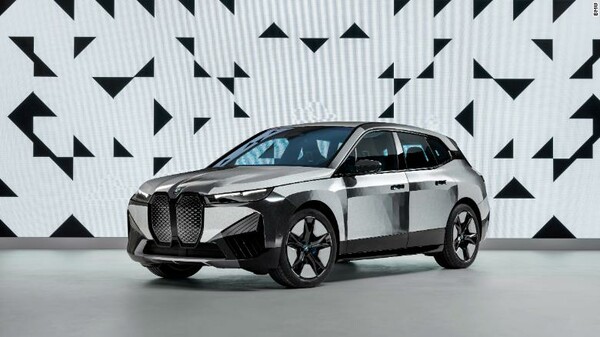 Η BMW σχεδιάζει όχημα που θα αλλάζει χρώμα πατώντας απλά ένα κουμπί