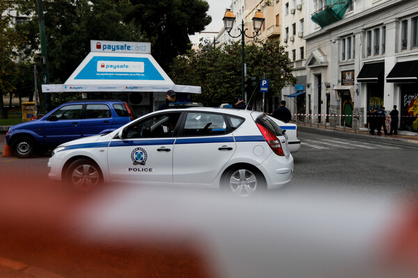 Συνελήφθη ο άνδρας που πυροβόλησε από μπαλκόνι στο κέντρο της Αθήνας