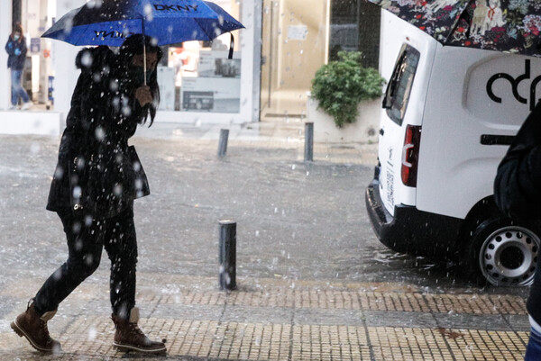 Κακοκαιρία «Διομήδης»: Ισχυρές βροχές στο βραδύ στην Αττική- Περαιτέρω επιδείνωση την Τρίτη 