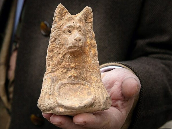 Ένα άγαλμα σκύλου ηλικίας 2000 ετών βρέθηκε σε ανασκαφές στο κέντρο της Ρώμης