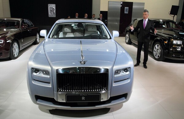 Ο CEO της Rolls Royce λέει ότι οι θάνατοι λόγω Covid βοήθησαν τις πωλήσεις: «Η ζωή είναι μικρή»