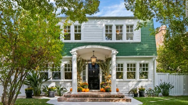 Ο Φρέντι Κρούγκερ στοίχειωσε αυτό το σπίτι και μόλις πουλήθηκε για σχεδόν 3 εκατ. δολάρια