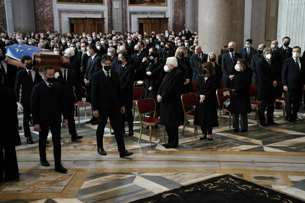 Η Ευρώπη είπε το «τελευταίο» αντίο στον Νταβίντ Σασόλι - Τελέστηκε η κηδεία του στη Ρώμη