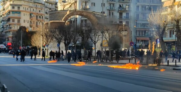 Θεσσαλονίκη: Επεισόδια σε πορεία για τις καταλήψεις - Τουλάχιστον 20 προσαγωγές