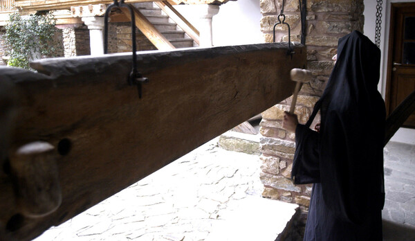 Θεσσαλονίκη: Εισαγγελέας για δηλώσεις Αγιορείτη μοναχού περί αντιεμβολιαστών μοναχών 