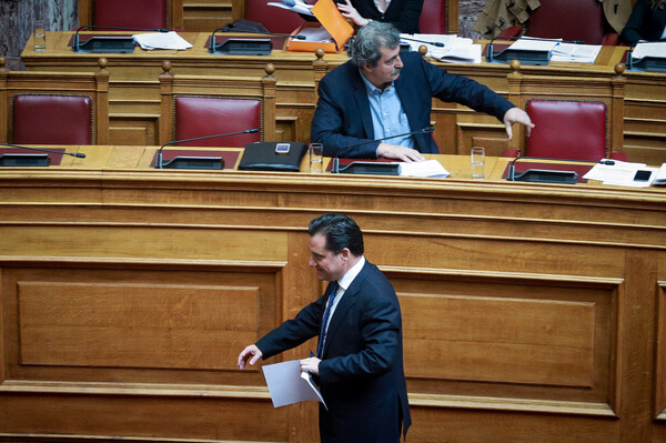 Νέα κόντρα Γεωργιάδη - Πολάκη: «Αρχηγός του αντιεμβολιαστικού κινήματος» - «Προστάτης των χονδρέμπορων»