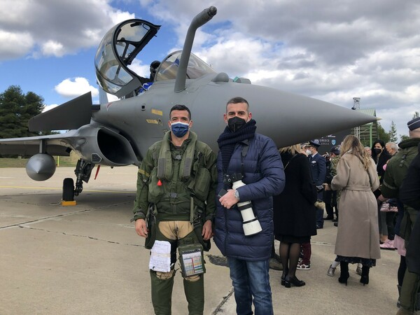 Rafale: Η στιγμή που πετούν πάνω από την Ακρόπολη – Εντυπωσιακές εικόνες
