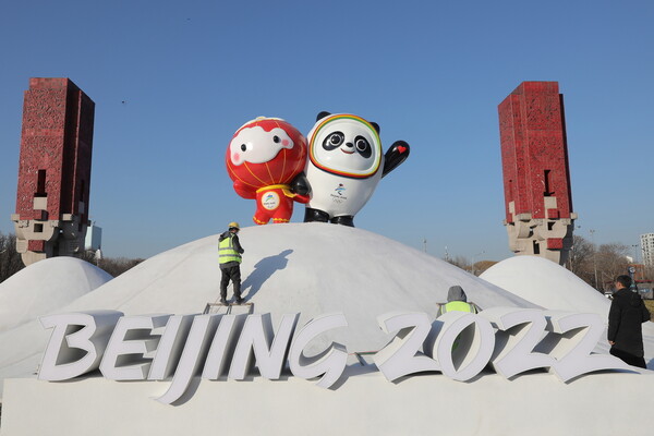 Η Κίνα προσέλαβε δυτικούς infuencer για να βελτιώσουν την εικόνα της εν όψει Χειμερινών Ολυμπιακών 
