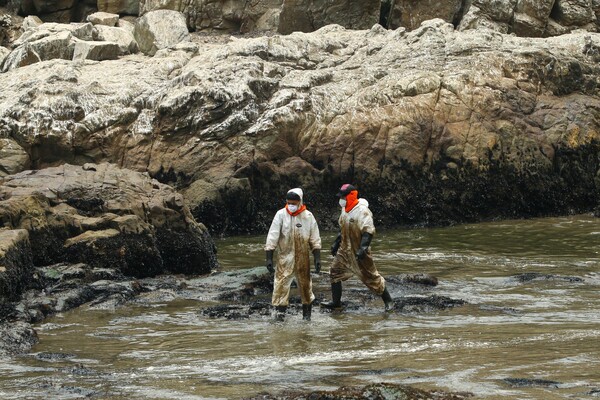 Πετρελαιοκηλίδα στο Περού: «Κατάσταση περιβαλλοντικής έκτακτης ανάγκης» για 90 ημέρες
