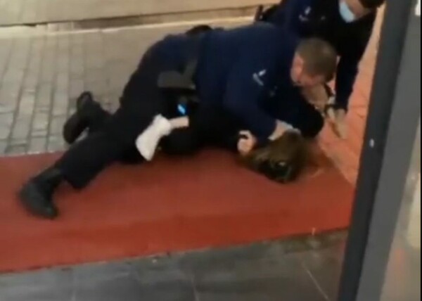 Βέλγιο: Αντιδράσεις για βίντεο με αστυνομικούς να ασκούν βία σε 14χρονη