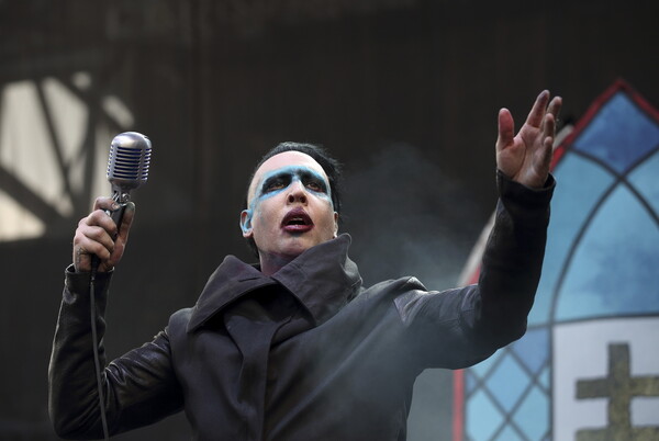 Evan Rachel Wood: Ο Marilyn Manson με βίασε κατά τη διάρκεια γυρισμάτων βίντεο κλιπ του