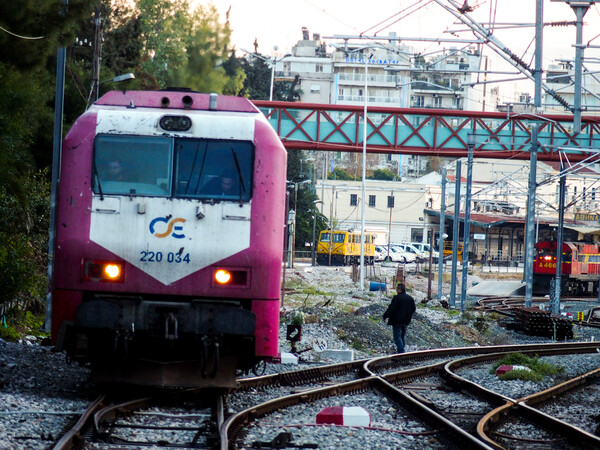 Λιβαδειά: Σύγκρουση αμαξοστοιχίας με μηχανή του ΟΣΕ - Πληροφορίες για τραυματίες