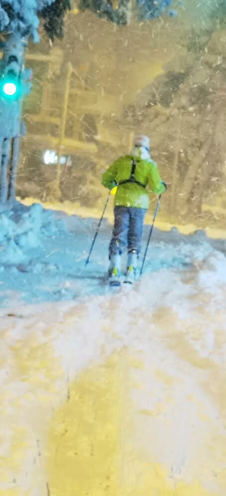 Σκι στην Κατεχάκη: Ο δρόμος έκλεισε και κάποιος βγήκε με πέδιλα