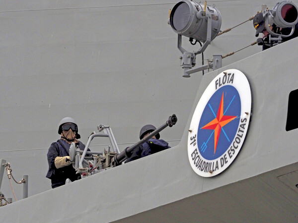 Το ΝΑΤΟ στέλνει πλοία και μαχητικά αεροσκάφη στην Ανατολική Ευρώπη
