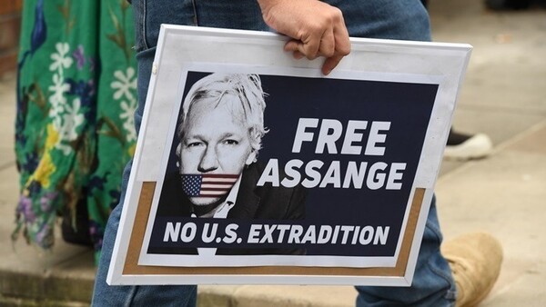Julian Assange wins first stage of attempt to appeal against extradition