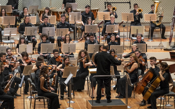 Underground Youth Orchestra: Από ένα υπόγειο γκαράζ στο Μέγαρο, η ιστορία μιας σημαντικής νεανικής συμφωνικής ορχήστρας