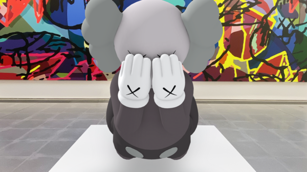 Η «Νέα Μυθοπλασία» του KAWS για πρώτη φορά στο Λονδίνο με ένα παιχνίδι μέσα στη γκαλερί Serpentine