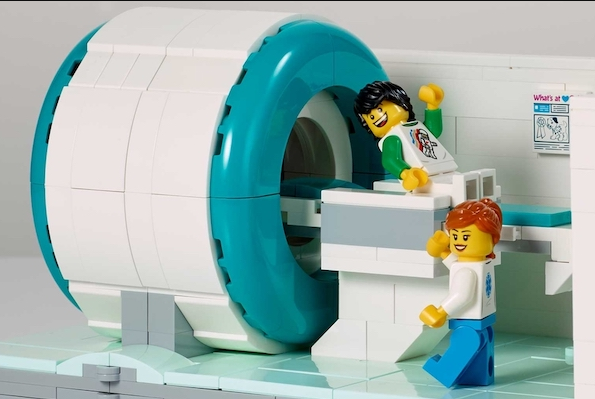 H Lego δωρίζει μαγνητικούς τομογράφους από τουβλάκια σε νοσοκομεία- Για να βοηθήσει μικρούς ασθενείς