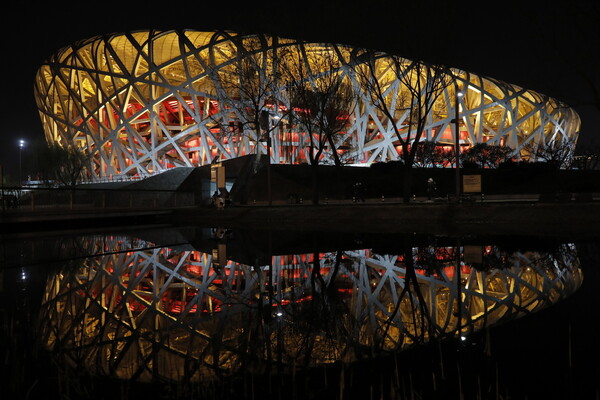 Ai Weiwei: Βοήθησε στη σχεδίαση του Ολυμπιακού σταδίου του Πεκίνου, τώρα λυπάται για το πώς χρησιμοποιείται