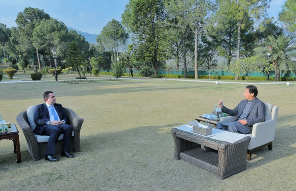 Μηταράκης: Συναντήθηκε με τον πρωθυπουργό του Πακιστάν -Ζήτησε εποχική 9μηνη εργασία Πακιστανών στην Ελλάδα