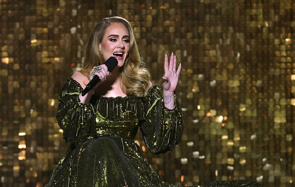 Βrits Awards: Η Adele, μεγάλή νικήτρια της βραδιάς στα πρώτα gender neutral βραβεία