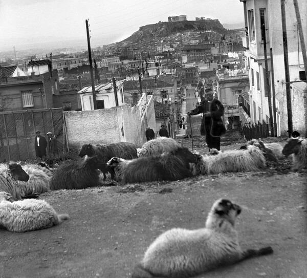 Το μαύρο σύννεφο. Ένα πολυπόστ του Στάθη Τσαγκαρουσιάνου