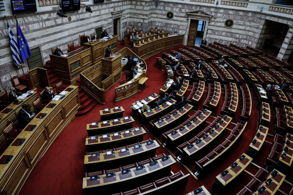 Βουλή: Υπερψηφίστηκε το νομοσχέδιο για τον ΕΦΚΑ 