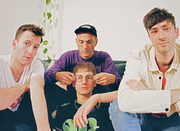 Οι Glass Animals είναι το μεγαλύτερο βρετανικό γκρουπ στον κόσμο αυτήν τη στιγμή