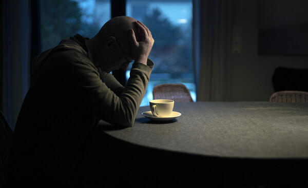 Κορωνοϊός: Αυξημένος ο κίνδυνος ψυχικών διαταραχών ακόμη κι έναν χρόνο μετά από τη νόσηση - Μελέτη