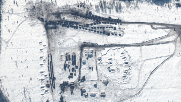Ουκρανία: Δορυφορικές εικόνες δείχνουν ρωσική στρατιωτική δραστηριότητα στα σύνορα