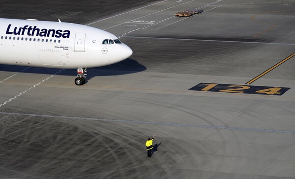 Lufthansa και Swiss Air Lines σταματούν τις πτήσεις προς το Κίεβο