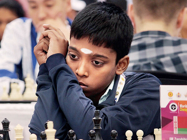 Δεκαεξάχρονος - φαινόμενο στο σκάκι νίκησε τον Μάγκνους Κάρλσεν, νο.1 της παγκόσμιας κατάταξης 