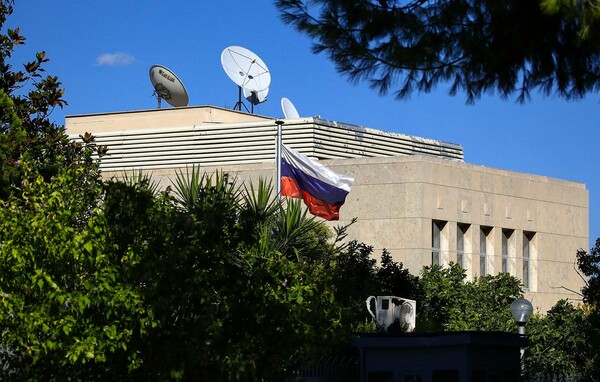 Προκλητική και θρασεία ανακοίνωση της Ρωσικής πρεσβείας εναντίον του πολιτικού κόσμου της Ελλάδας