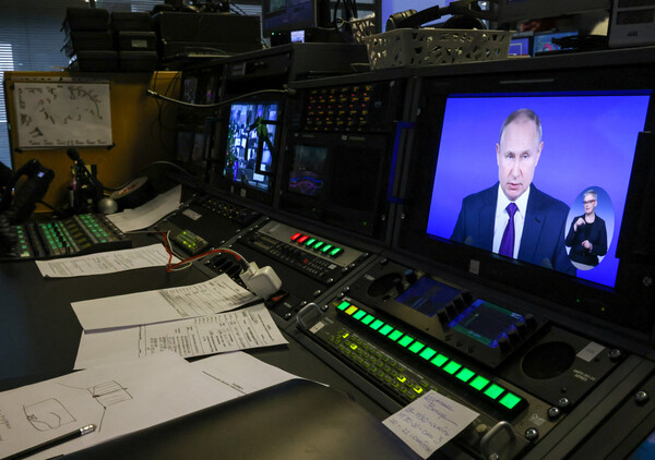 Ο Βλαντίμιρ Πούτιν στην τηλεόραση