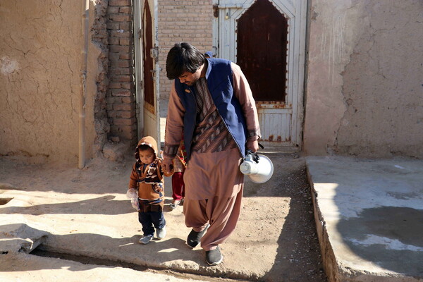 Απελπισμένοι Αφγανοί καταφεύγουν στην πώληση νεφρών για να ταΐσουν τα παιδιά τους