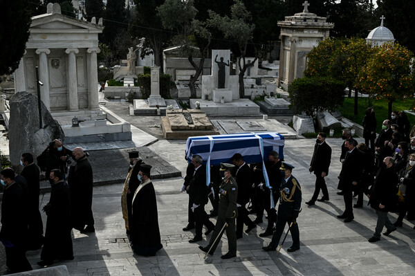 Μαριέττα Γιαννάκου: Το «αντίο» φίλων και συνοδοιπόρων - «Κοσμούσε τις κυβερνήσεις»