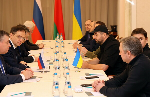 Στις 4 μ.μ ο δεύτερος γύρος διαπραγματεύσεων για την κατάπαυση του πυρός στην Ουκρανία