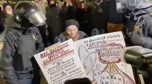 Ρωσία: «Συνταξιούχος που έζησε την κατάληψη του Λένινγκραντ συνελήφθη σε διαμαρτυρία για τον πόλεμο στην Ουκρανία»