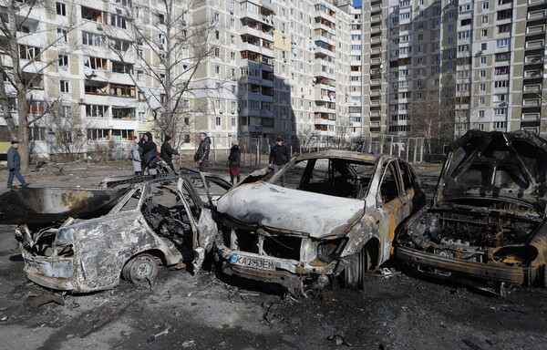 Στόλτενμπεργκ: Η Ρωσία χρησιμοποιεί βόμβες διασποράς στην Ουκρανία
