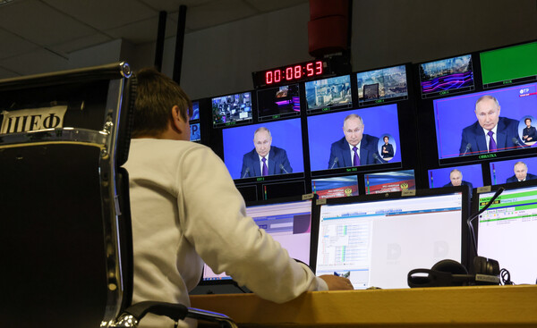 Παρακολουθώντας τον πόλεμο στην ρωσική τηλεόραση- Μια τελείως διαφορετική υπόθεση