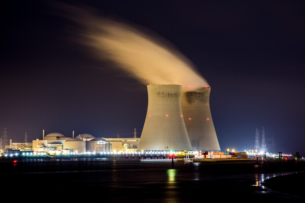 Greenpeace: Πρωτοφανές στην ιστορία της πυρηνικής ενέργειας -Χώρα με 15 αντιδραστήρες σε κανονικό πόλεμο