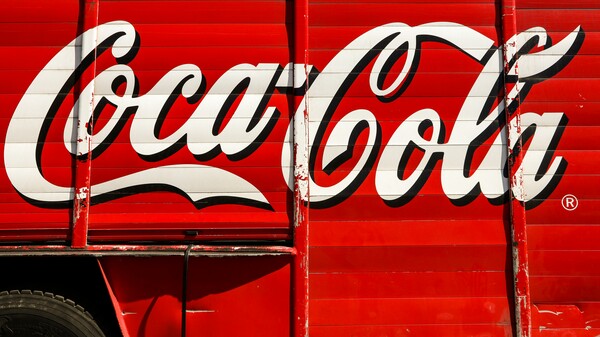 Η Coca Cola αναστέλλει τις δραστηριότητες στη Ρωσία